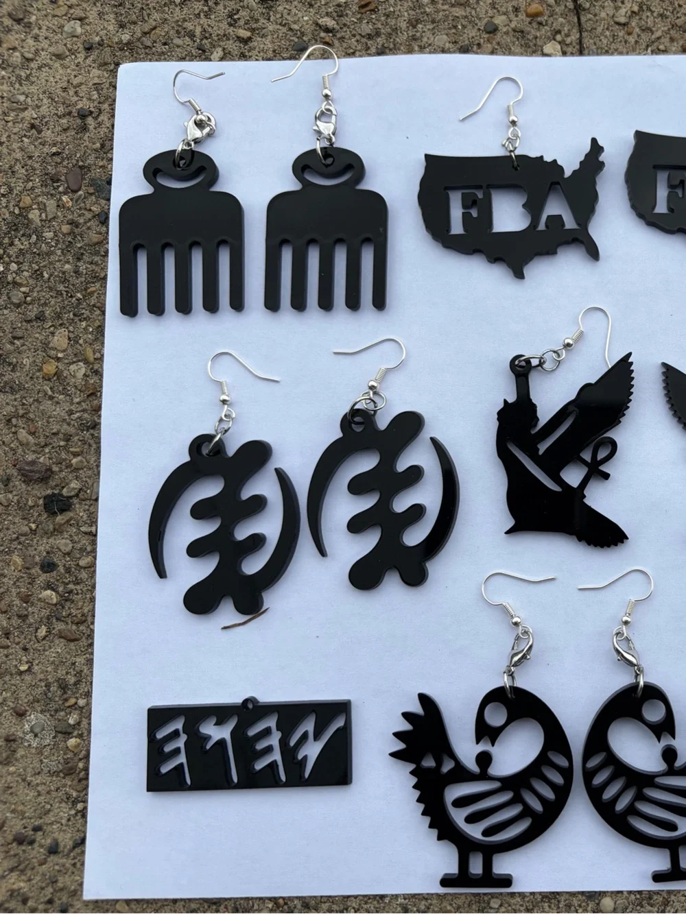 Duafe Acrylic Black Afro Pick Dangle Earrings - Unbranded